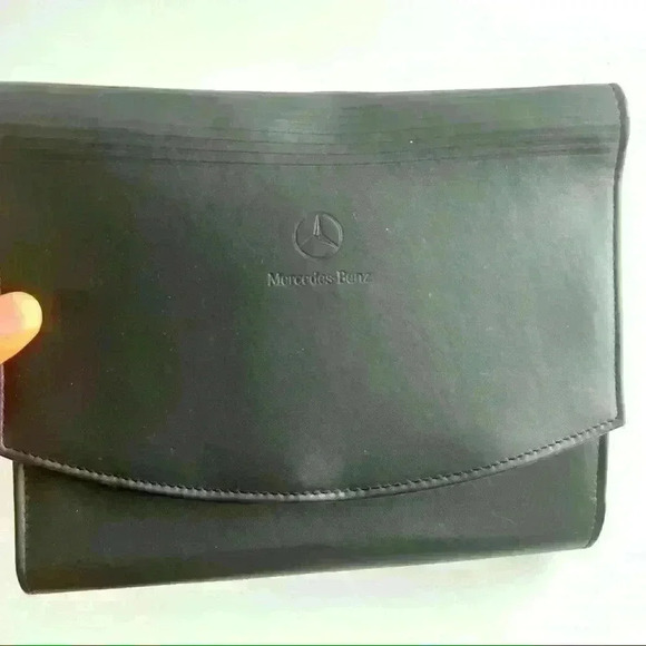 MERCEDES  BENZ CAR MANUAL BLACK POUCH - Picture 2 of 7